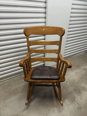 Mecedora para guardería, sala de estar, vintage, estilo básico de cabaña Foto 1 de 4