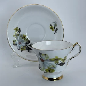 Windsor Footed Tea Cup & Saucer Bone China England With Dogwood Flowers Vintage - Bild 1 von 14