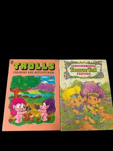 Set/2 Vintage 90er Trolle Malbücher unbenutzt Aktivität Buntstift Schatztroll - Bild 1 von 14