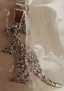 Precioso Collar Plateado con Dinosaurio Circonitas Trabajado Suerte - Nueva - Imagen 1 de 4