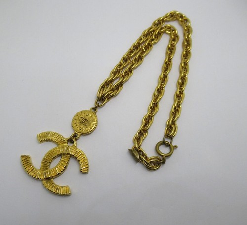 CHANEL Collana Oro Marca Cocco Catena 43 cm con Scatola Charm L 4 1 cm) X H 6 2 cm