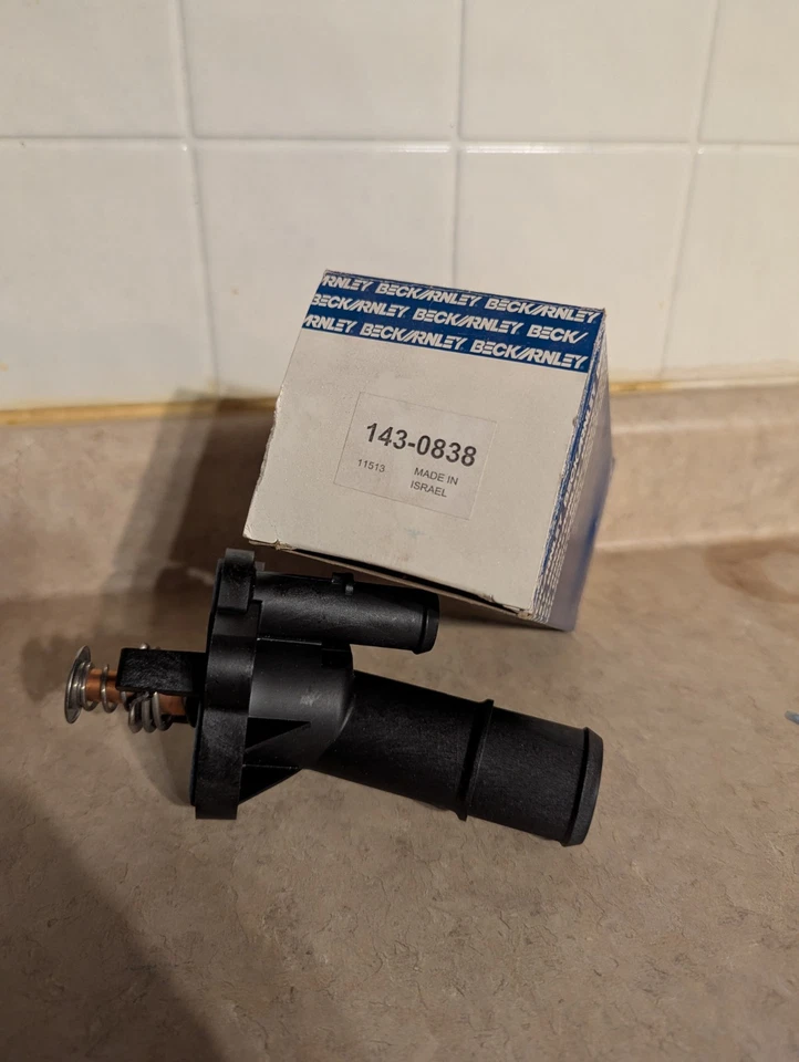 Termostato Beck Arnley 143-0838 con carcasa para 04-15 Mazda 3 5 MX-5 Miata Foto 1 de 4