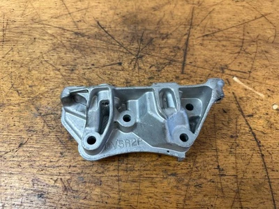 BERLINGO PARTNER 1.5 MK3 2018-2023 ENGINE MOUNT BRACKET LEFT L/H N/S 9810967480 - Image 1 of 4