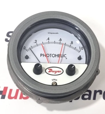 DWYER PHOTOHELIC 3000MR-1KPA N60W Differential Pressure Gauge - Image 1 of 4