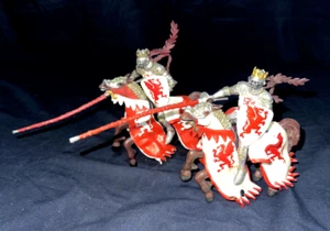 Schleich Papo 2006 Red & White Jousting Dragon Knights Horses Lance & Shield - Picture 1 of 7