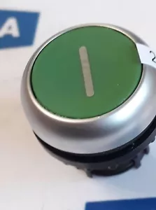 EATON M22 D G X1 216607 PUSHBUTTON GREEN NEW OLD STOCK - Picture 1 of 4