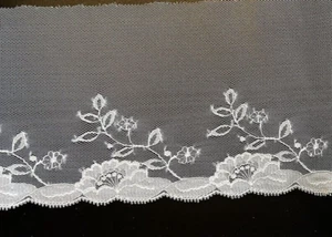 Embroidered Floral Lace Trim Sewing/Crafts/Skirts/ 4.5 Wide By the Yard - Picture 1 of 3