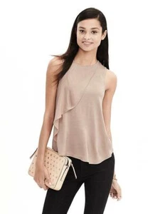 Camiseta deportiva con volantes de Banana Republic, rosa melocotón, talla L, 100% acrílico, nueva con etiquetas - Imagen 1 de 5