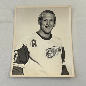 Vintage Hockey Photo Fred Speck Detroit Red Wings Player Photograph - Picture 1 of 6