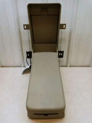 2003 CADILLAC DEVILLE REAR CONSOLE ARM REST TRUNK ACCESS TAN LEATHER OEM USED  Foto 1 de 4