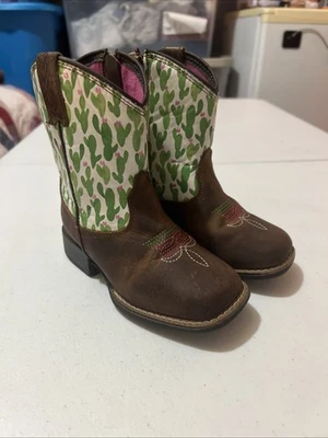 Ariat Little Girls 皮靴仙人掌尺寸 4/5 — 第 1/4 张图片