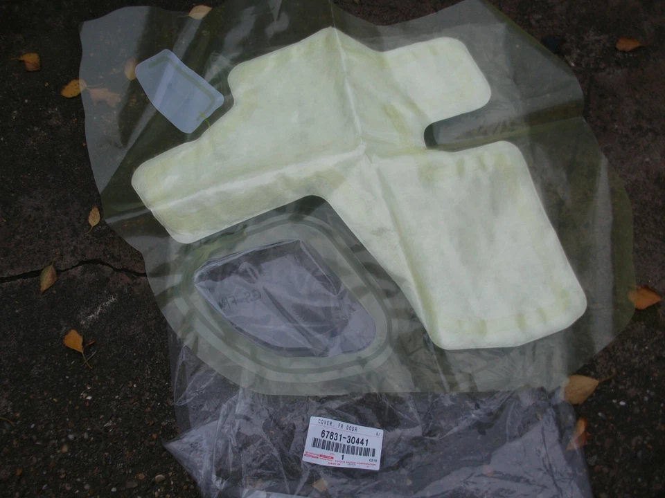 Lexus TOYOTA 13-15 GS350 Puerta trasera Cubierta derecha 6784130451 Nuevo Foto 1 de 1