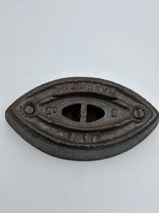 Vintage Cast Iron Mrs Potts Sad Iron Stamped No 2 - Picture 1 of 8