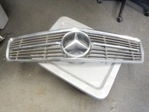 1981 Mercedes Benz 380SLC R107 Radiator Hood Front Grill Grille Assy - Bild 1 von 24
