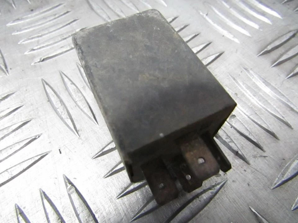 Volkswagen Golf 1992 Relay module 171955529, Genuine #424421-63 — 第 1/1 张图片