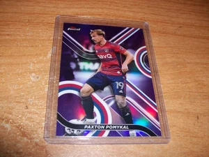 2022 Topps Finest MLS Soccer Paxton Pomykal Purple Refractor Card 23/250 Dallas - Bild 1 von 2