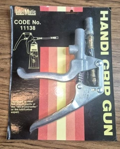 LUBRIMATIC HANDI GRIP GUN 11138 FLEX HOSE INCLUDED AKA PLEWS 30-197 - Picture 1 of 2