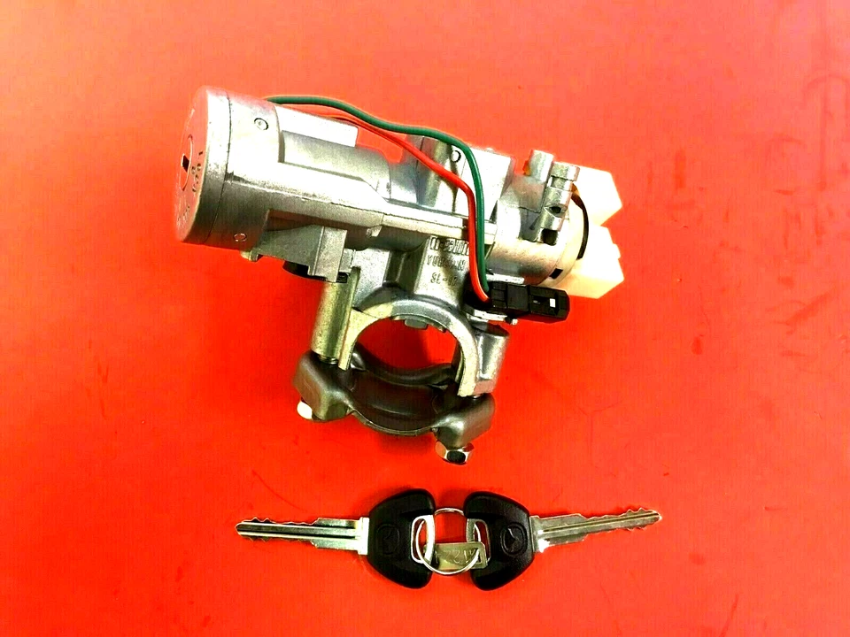 OEM BR70-76-290B; Cilindro de bloqueo de encendido e interruptor US834 para Mazda MX-3 92/93 Foto 1 de 4