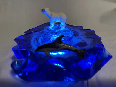 环氧树脂夜灯。  北极熊和海豚 — 第 1/4 张图片