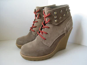 Guess Womens Size 5.5 M Wedge Ankle Boots Beige Suede Leather Studs Y2K Platform - Picture 1 of 12