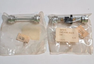Conjunto de eje delantero y trasero original Strombecker Slot Car pieza de fábrica 9036 9038 Foto 1 de 4