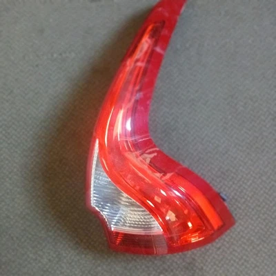 12-17 VOLVO XC60 LUZ TRASERA DERECHA PASO EXTERIOR LUZ TRASERA, OEM XTRA ARNESES Foto 1 de 4
