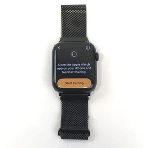 Apple Watch Series 8 Noir, GPS, WR 50M, 45mm avec Bracelet Noir - Photo 1 sur 8