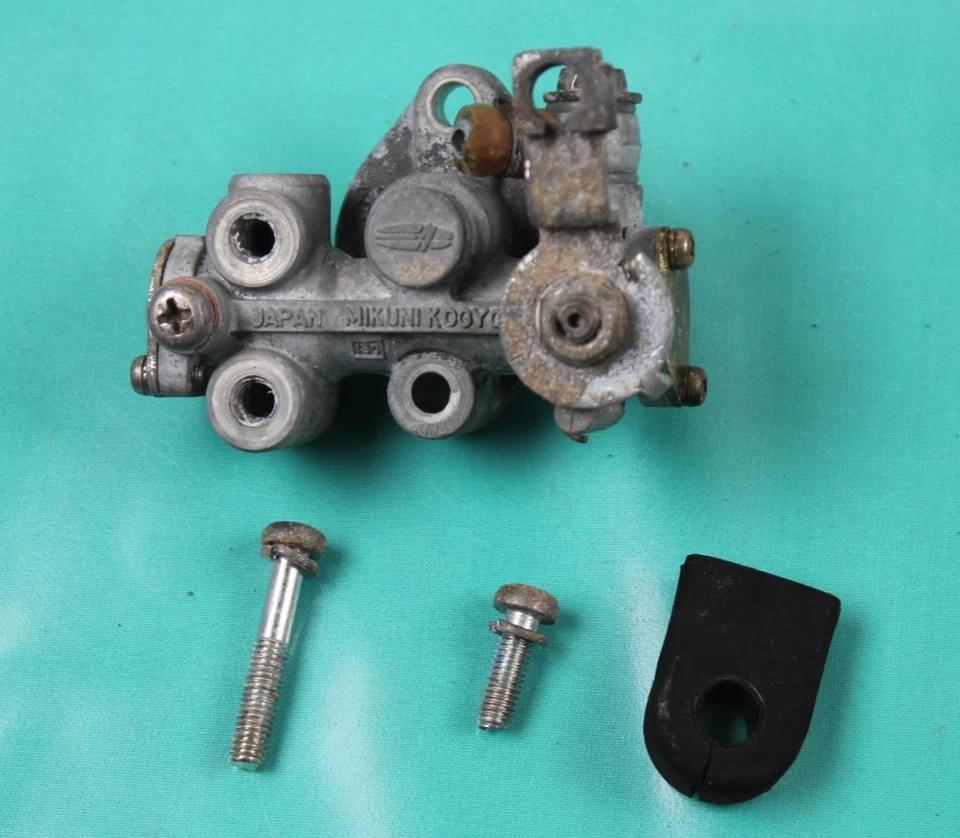 Conjunto de bomba de aceite Suzuki TS400 1973 16100-32011 TM400 Foto 1 de 4