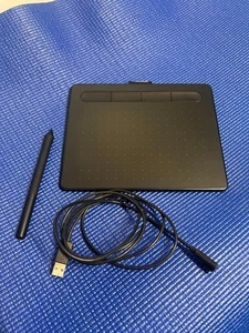 Wacom Intuos  CTL4100 drawing tablet with stylus - Picture 1 of 1