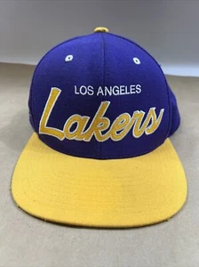 LOS ANGELES LAKERS BERRETTO SNAPBACK VINTAGE CON SCRITTA MITCHELL & Ness - Foto 1 di 12
