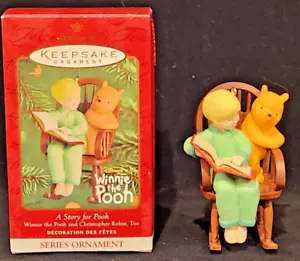2001 Hallmark Keepsake Ornament Winnie the Puuh "Eine Geschichte für Puuh" -- Neu im Karton - Bild 1 von 2
