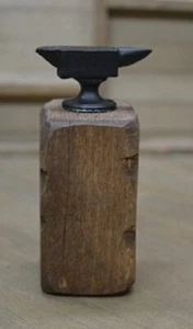 Dollhouse Miniature Anvil and Beam - 1:12 Scale - Picture 1 of 1