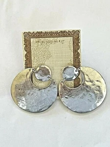 H9290 UNIQUE SILVER TONE METAL ROUND DANGLE STUD EARRINGS - Picture 1 of 1