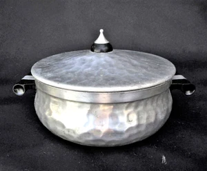 VINTAGE ART DECO HANDWROUGHT ALUMINUM - BAKELITE DIVIDED CASSEROLE - SPAIN - Picture 1 of 3