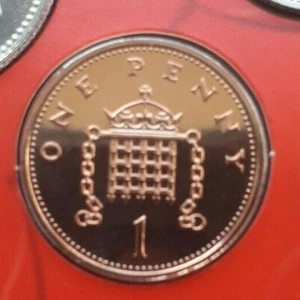 2003 BU 1p EINE PENCE MÜNZE UNZIRKULIERT UK BUNC AUS EINEM KÖNIGLICHEN NEUWERTIG VERSIEGELTEN SET - Bild 1 von 2