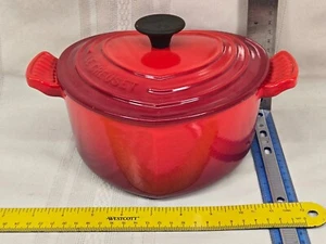 LE CREUSET Cocotte d'Amour Rojo Cereza Forma Corazón - Imagen 1 de 3
