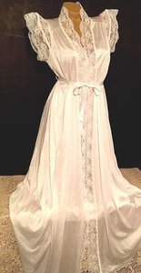 VINTAGE MISS ELAINE PEIGNOIR SIZE SMALL WHITE BRIDE WEAR NYLON RETRO COUTURE # 5 - Picture 1 of 12