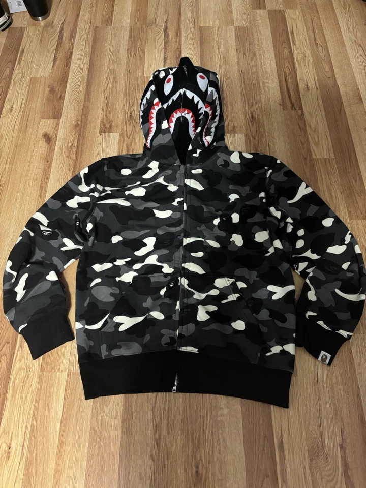 Sudadera con Capucha Cremallera Completa A Bathing Ape City Brilla en la Oscuridad Camuflada Tiburón Talla Grande Foto 1 de 4