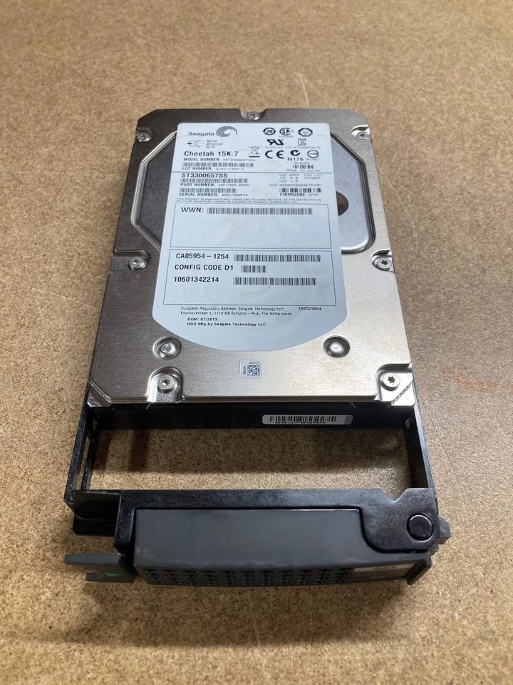 CA07237-E624 Fujitsu Eternus 450GB 15K 6Gb/s SAS 3.5'' S1 S2 HDD - Image 1 of 1