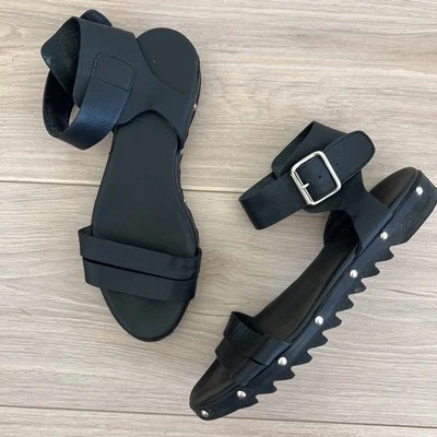 Sandálias AGL / sandálias gladiador cravejadas de couro preto / tamanho 37,5 EUA 7,5 - Imagem 1 de 4