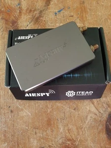 AIRSPY HF + Dual Port SDR Receiver - LW MW Modified. - Zdjęcie 1 z 3