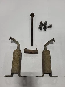 C4 Corvette OEM Spare Tire Carrier Hardware Mounts Brackets 84-96 Mount Factory - Foto 1 di 10