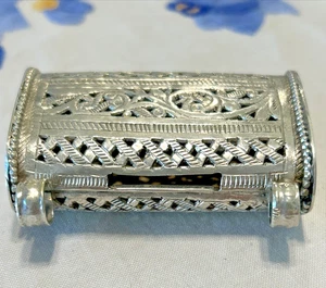 Collar colgante de plata antiguo judío yemenita Hirz caja amuleto hecho a mano 56 g - Imagen 1 de 5