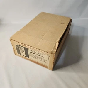 Attacco valvole Honeywell Q618A 1032 - Foto 1 di 4