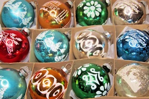 Lot Vintage Glass Pictured MERRY GREETING BALL Christmas Ornaments Shiny Brite - Picture 1 of 12