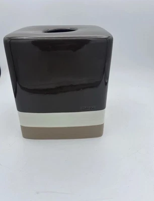 Cubierta de caja de pañuelos de cerámica DKNY Bed Bath & Beyond Boutique marrón y tostado Foto 1 de 4