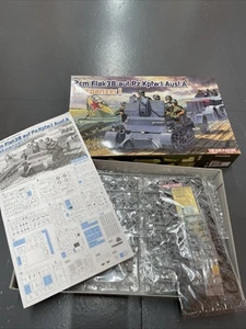 2 cm FLAK 38 su Pz.Kpf.W I Ausf A, kit di montaggio, Dragon 6220-03 1:35 model kit - Foto 1 di 2