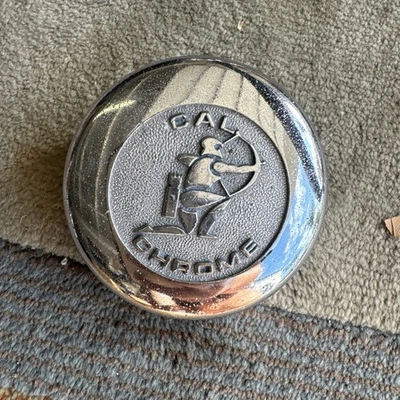 TAPA CENTRAL RUEDA CROMADA CAL VINTAGE 1X USADA 3 1/8 pulgadas de diámetro Foto 1 de 4