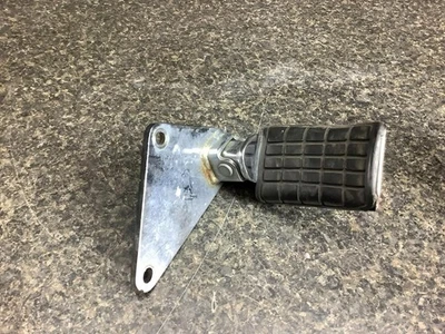 Reposapiés delantero izquierdo Honda Valkyrie 1500 GL1500C 98 76B Foto 1 de 3