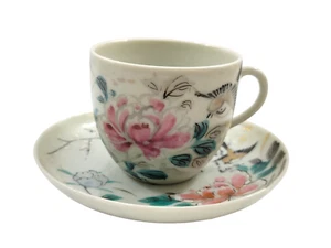 Antigua taza de té y platillo de cerámica pintado a mano flores asiáticas aves como están - Imagen 1 de 21